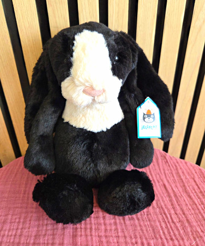 Bnwt retired jellycat medium - bnwt,